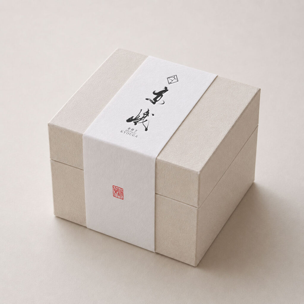 Packaging mockup for the kintsugi brand Kyouga, featuring a Japanese calligraphy logo on a refined box for traditional ceramic restoration.